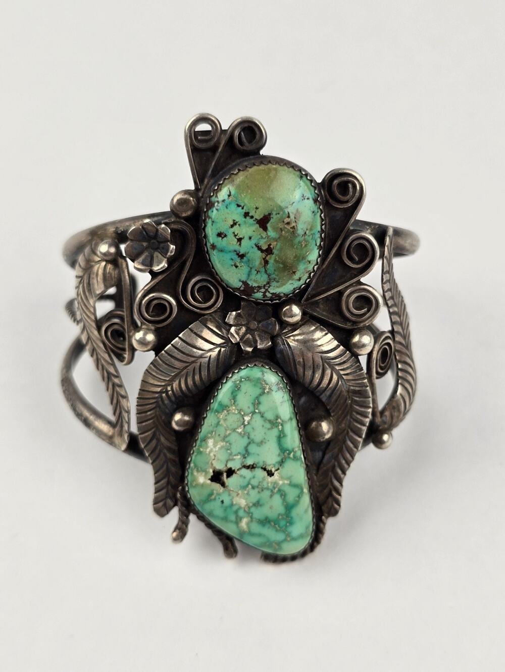 Large unsigned Navajo Royston Turquoise Leaf Sterling Silver Cuff Bracelet